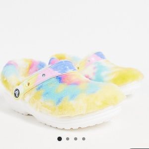 NEW classic for sure crocs clogs furry rainbow tie dye size 8 womens
